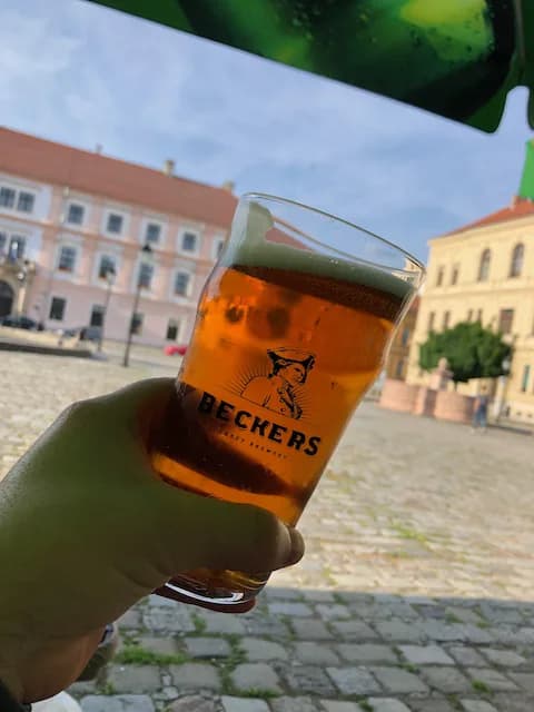 Beckers Pale Ale s General von Beckers terase — Foto: Mihael Tomić