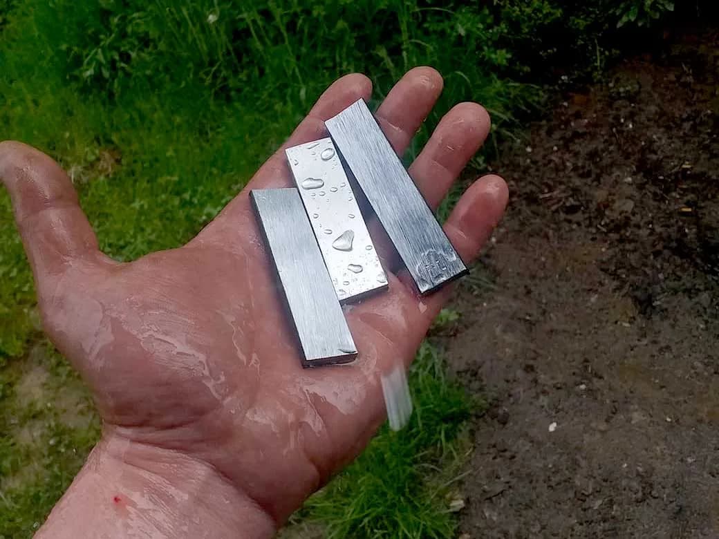 Plavi čelik i željezo od kojeg je napravljen nož — Foto: Karlo Ban