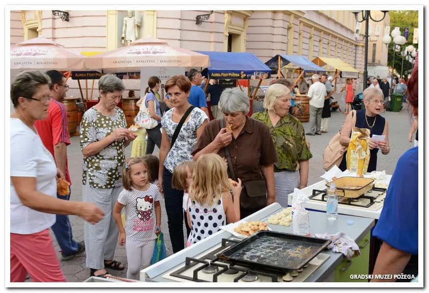 Museum in the Pot street exhibition (Copyright by Museum in the Pot)